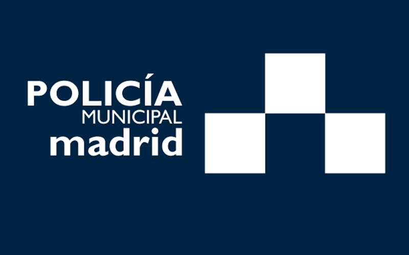 Asi Destrozo Madrid El Logo De La Policia Municipal Marca Por Hombro